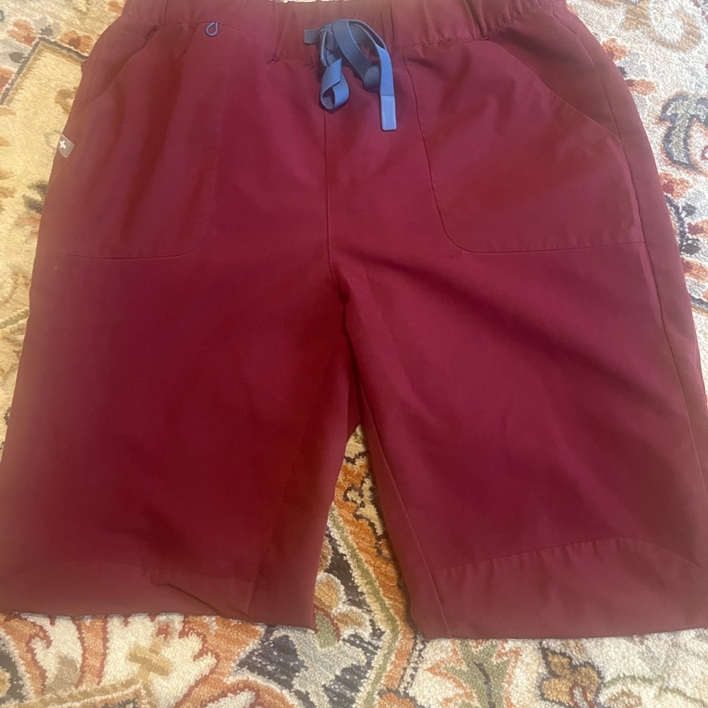 FIGS ULTRA RARE DISNEY Zamora scrub pants - Picture 4 of 6